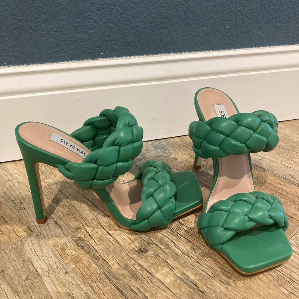 Brand New- Steve Madden Kenley Woven Slide Sandal- Kelly Green, Size 7